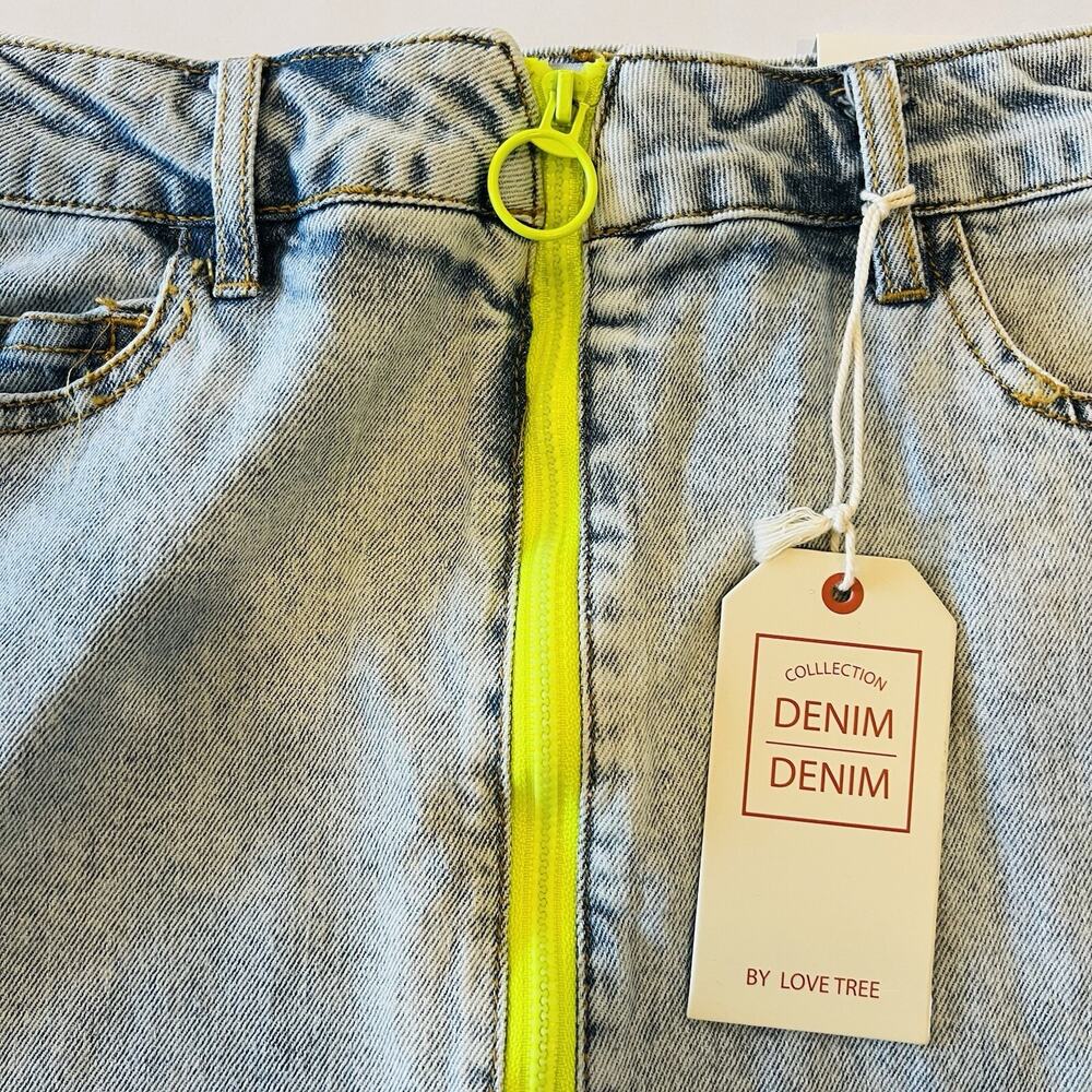Love Tree Denim Blue Jean Mini Skirt Zipper Front Light Wash Size Small - Picture 4 of 4